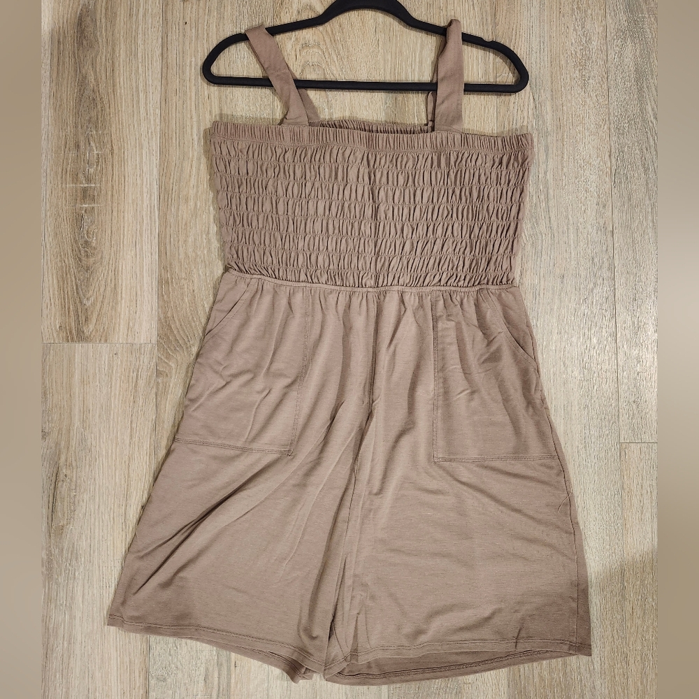 Zenana PLUS SIZE SMOCKED TOP ROMPER WITH POCKETS - Picture 3 of 5